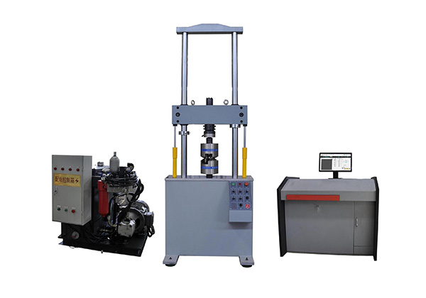 工作人员必须对疲劳试验机的不同结构和零件进行必要检查